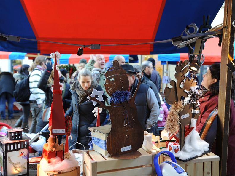 Image 2 - Weihnachtsmarkt von Bellinzona